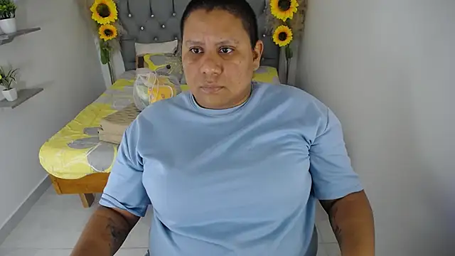 hotlesby valery online show from November 28, 2025, 8:09 pm