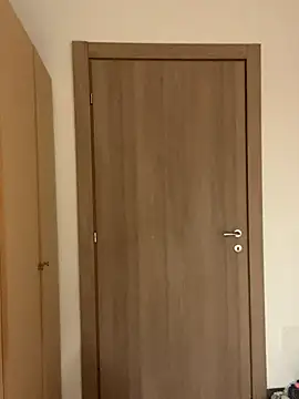 fioralba online show from October 13, 2025, 8:32 pm