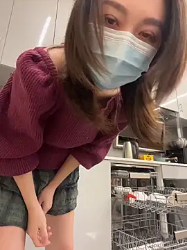 fioralba online show from October 19, 2025, 9:17 pm