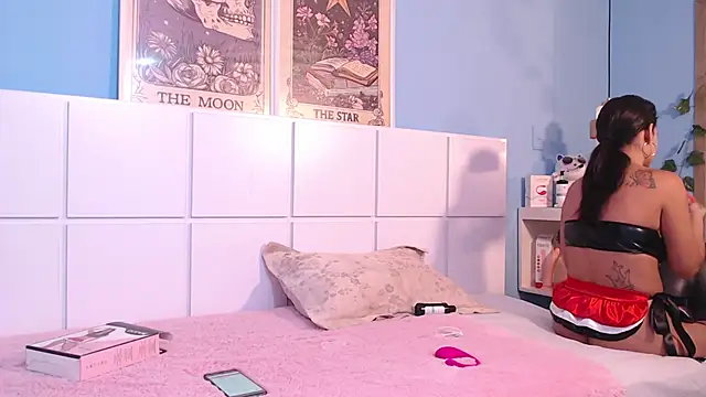 Snapshot of PenelopeBond chatting on November 1, 2025, 2:00 pm PenelopeBond online show from November 1, 2025, 2:00 pm