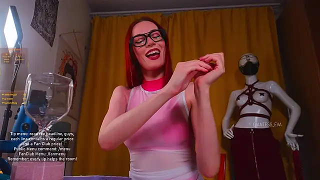 Snapshot of Giantess_Eva chatting on November 22, 2025, 6:40 pm Giantess Eva online show from November 22, 2025, 6:40 pm