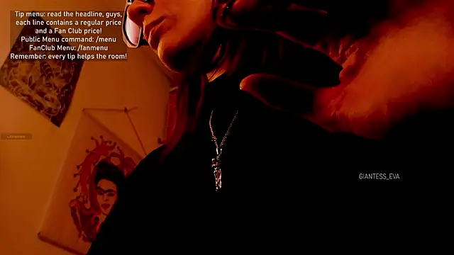 Snapshot of Giantess_Eva chatting on October 17, 2025, 9:05 pm Giantess Eva online show from October 17, 2025, 9:05 pm