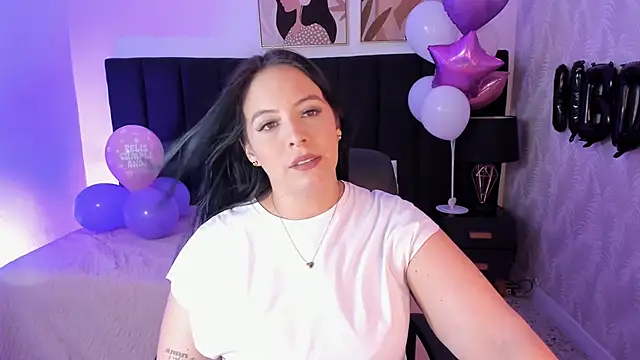 camiladuke7 online show from September 28, 2025, 7:32 pm