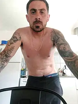 Snapshot of coherro3 chatting on October 3, 2025, 4:30 pm coherro3 online show from October 3, 2025, 4:30 pm