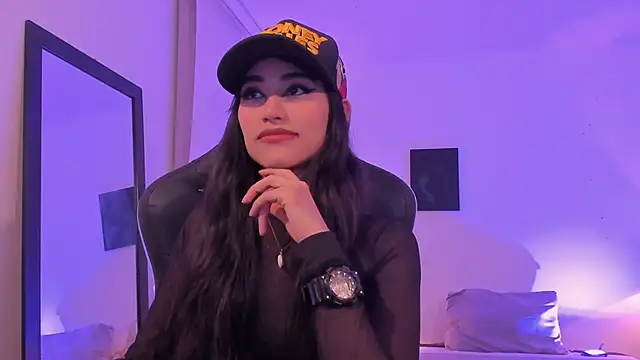 Snapshot of Rouse_Monroe chatting on November 18, 2025, 3:54 am Rouse Monroe online show from November 18, 2025, 3:54 am