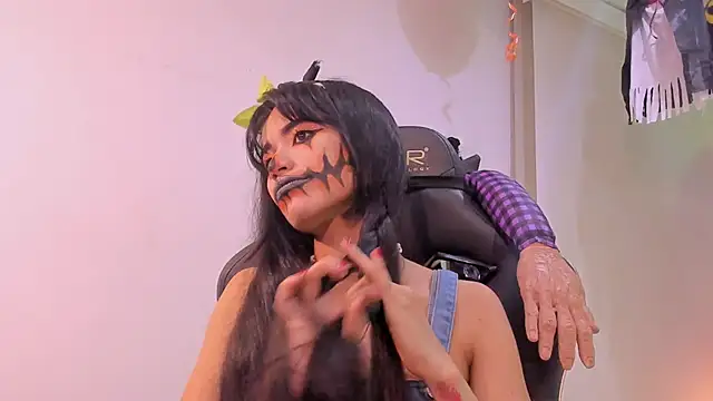 Snapshot of Rouse_Monroe chatting on October 9, 2025, 5:19 am Rouse Monroe online show from October 9, 2025, 5:19 am