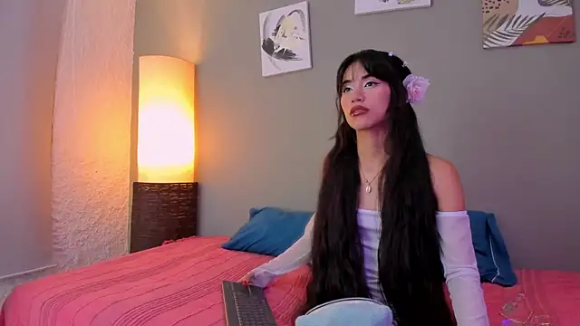 Snapshot of Rouse_Monroe chatting on October 7, 2025, 4:46 am Rouse Monroe online show from October 7, 2025, 4:46 am