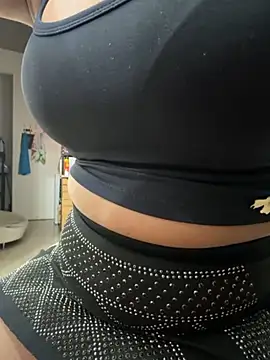 Snapshot of Valeriacris chatting on March 20, 2026, 7:48 pm Valeriacris online show from March 20, 2026, 7:48 pm