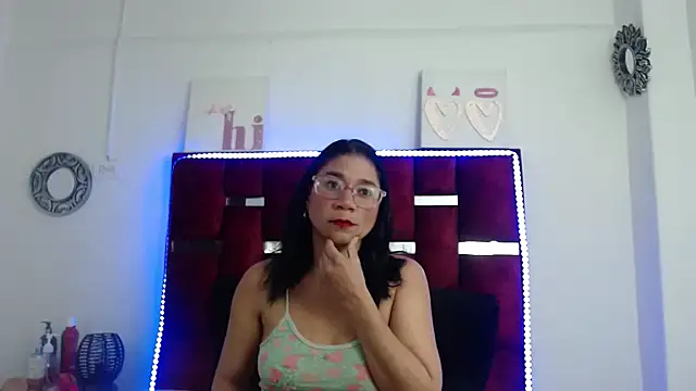 Snapshot of PamelaCruzThxl chatting on October 29, 2025, 12:31 am PamelaCruzThxl online show from October 29, 2025, 12:31 am