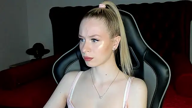 Snapshot of MiaGraces chatting on November 21, 2025, 5:17 am MiaGraces online show from November 21, 2025, 5:17 am