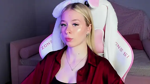 Snapshot of MiaGraces chatting on November 14, 2025, 5:27 pm MiaGraces online show from November 14, 2025, 5:27 pm