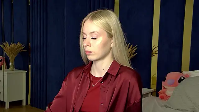 Snapshot of MiaGraces chatting on November 11, 2025, 6:03 pm MiaGraces online show from November 11, 2025, 6:03 pm