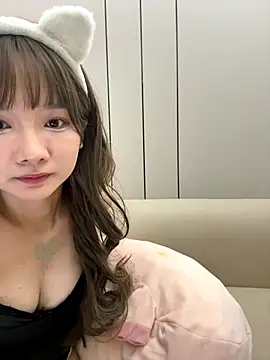 ninaya x online show from October 6, 2025, 1:29 am