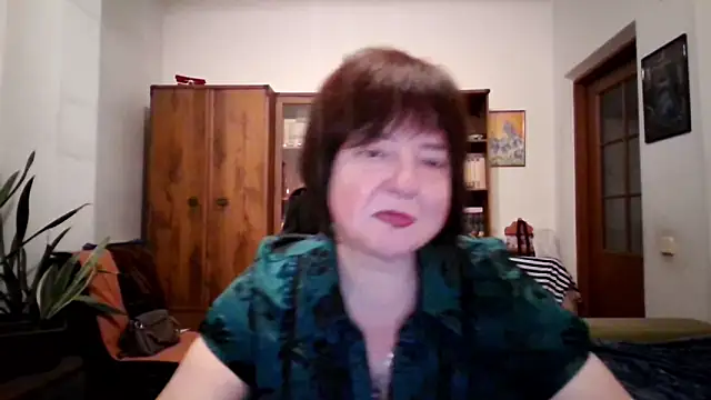 Snapshot of Violet_Pulse chatting on December 16, 2025, 3:05 pm Violet Pulse online show from December 16, 2025, 3:05 pm