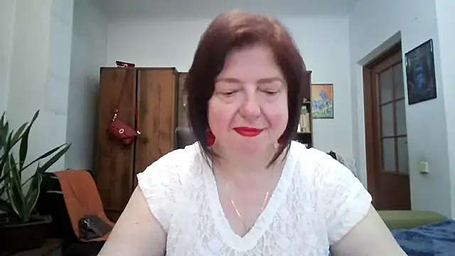 Snapshot of Violet_Pulse chatting on June 11, 2026, 12:35 pm Violet Pulse online show from June 11, 2026, 12:35 pm