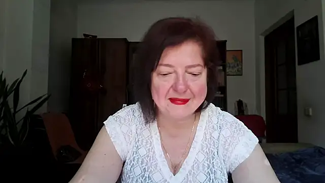 Snapshot of Violet_Pulse chatting on June 16, 2026, 6:57 am Violet Pulse online show from June 16, 2026, 6:57 am