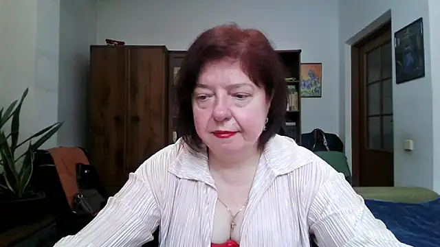 Snapshot of Violet_Pulse chatting on May 10, 2026, 12:53 pm Violet Pulse online show from May 10, 2026, 12:53 pm