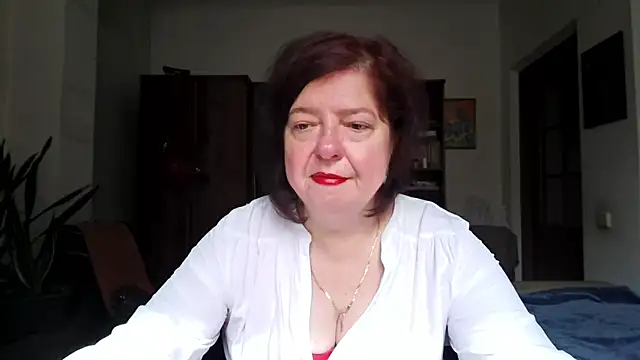 Snapshot of Violet_Pulse chatting on June 15, 2026, 6:35 am Violet Pulse online show from June 15, 2026, 6:35 am