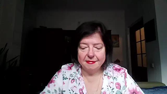 Snapshot of Violet_Pulse chatting on November 18, 2025, 7:55 am Violet Pulse online show from November 18, 2025, 7:55 am