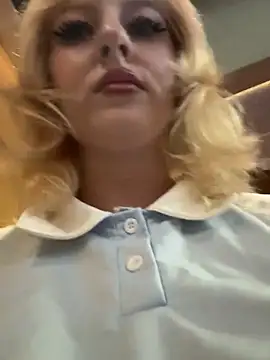 Snapshot of RonnieKiss chatting on July 23, 2026, 9:17 am RonnieKiss online show from July 23, 2026, 9:17 am