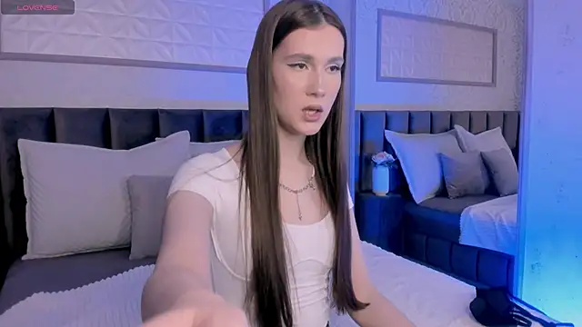 Snapshot of babyy_gloria chatting on November 12, 2025, 2:32 pm babyy gloria online show from November 12, 2025, 2:32 pm