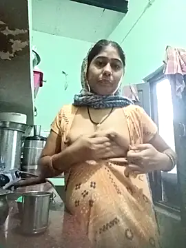 Snapshot of Cute-Charvii chatting on April 1, 2026, 1:19 am Cute-Charvii online show from April 1, 2026, 1:19 am