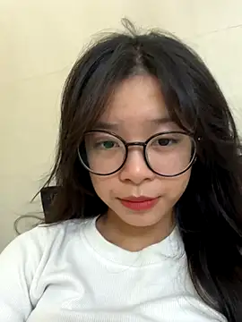 mau15  online show from September 23, 2025, 12:23 pm