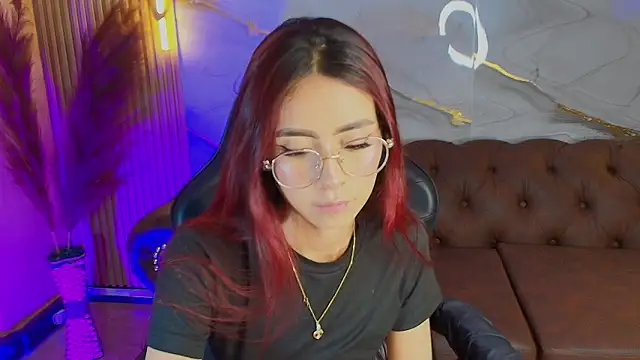 mia tf online show from November 6, 2025, 1:59 pm