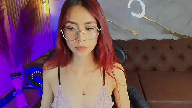 mia tf online show from November 8, 2025, 2:09 pm