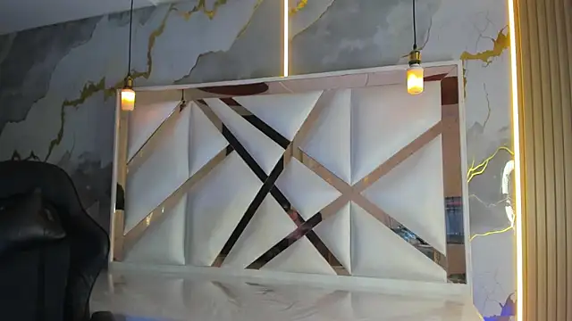 mia tf online show from November 14, 2025, 1:48 pm