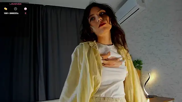 DelilahConsalvo online show from September 22, 2025, 6:14 pm