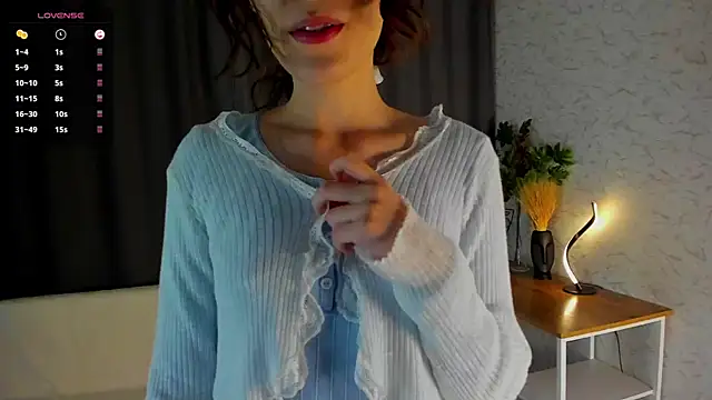 DelilahConsalvo online show from September 23, 2025, 6:04 pm