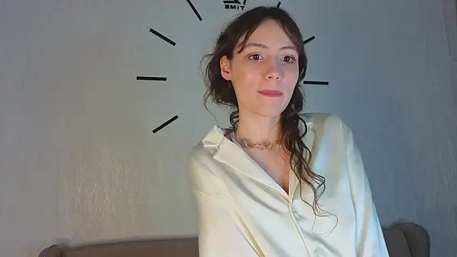DelilahConsalvo online show from September 19, 2025, 6:23 pm