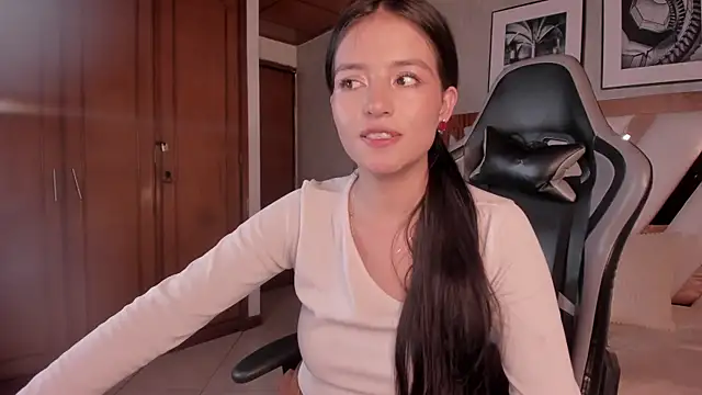 Snapshot of HaathorX chatting on October 7, 2025, 11:06 pm HaathorX online show from October 7, 2025, 11:06 pm