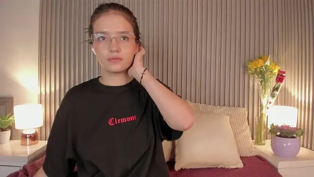 Snapshot of HaathorX chatting on October 26, 2025, 7:25 pm HaathorX online show from October 26, 2025, 7:25 pm