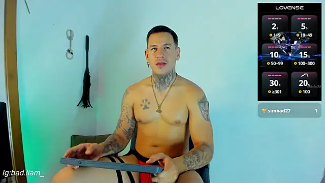 Snapshot of BadLiam_ chatting on November 23, 2025, 6:07 pm BadLiam online show from November 23, 2025, 6:07 pm