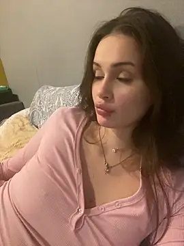 SoShyEmmyyy online show from September 23, 2025, 6:04 pm