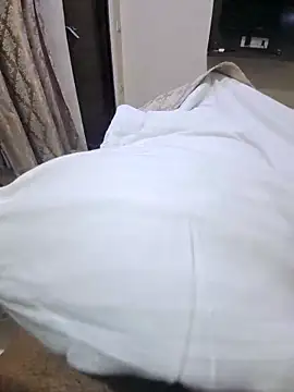 Snapshot of scotchnsoda chatting on December 19, 2025, 6:54 pm scotchnsoda online show from December 19, 2025, 6:54 pm