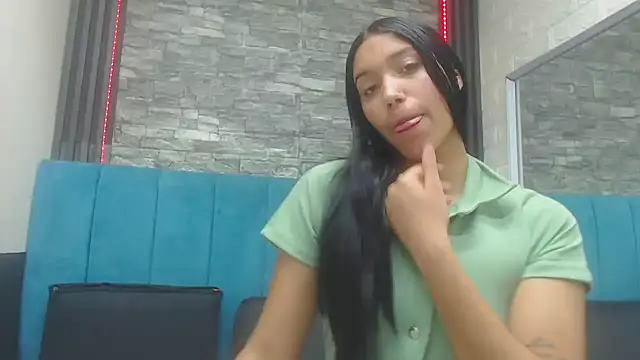 Lil Rose2006 online show from November 18, 2025, 3:15 pm