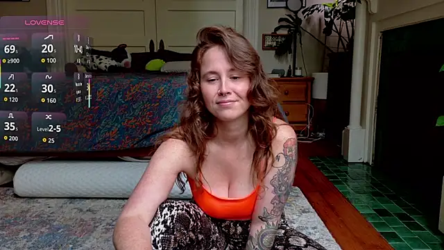 Snapshot of wutangwendy chatting on May 12, 2026, 8:04 pm wutangwendy online show from May 12, 2026, 8:04 pm