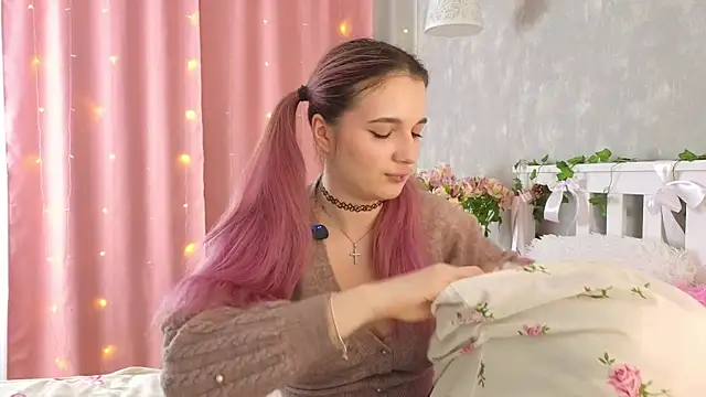 vivyboo111 online show from April 25, 2026, 8:06 pm