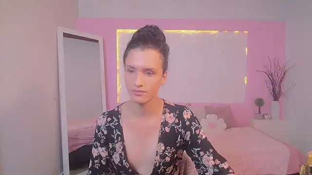 IsabelFernandez online show from November 9, 2025, 3:32 am