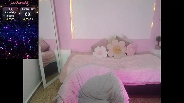 IsabelFernandez online show from November 17, 2025, 1:48 pm