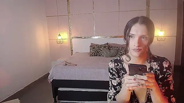 IsabelFernandez online show from October 23, 2025, 3:49 am