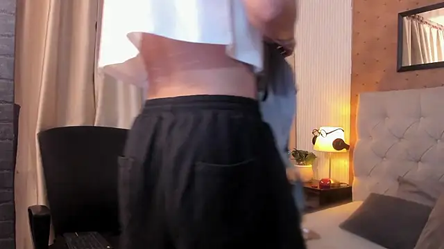 Snapshot of liam_twiink chatting on March 13, 2026, 3:00 am liam twiink online show from March 13, 2026, 3:00 am