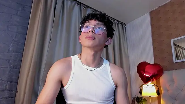 Snapshot of liam_twiink chatting on February 28, 2026, 2:55 am liam twiink online show from February 28, 2026, 2:55 am