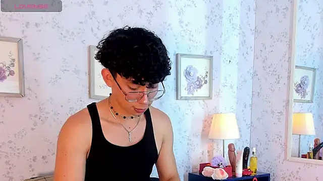 Snapshot of liam_twiink chatting on March 20, 2026, 7:37 pm liam twiink online show from March 20, 2026, 7:37 pm