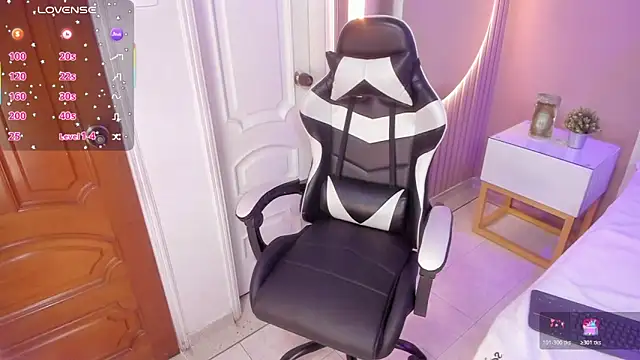 Snapshot of isa_vel chatting on November 18, 2025, 7:28 pm isa vel online show from November 18, 2025, 7:28 pm