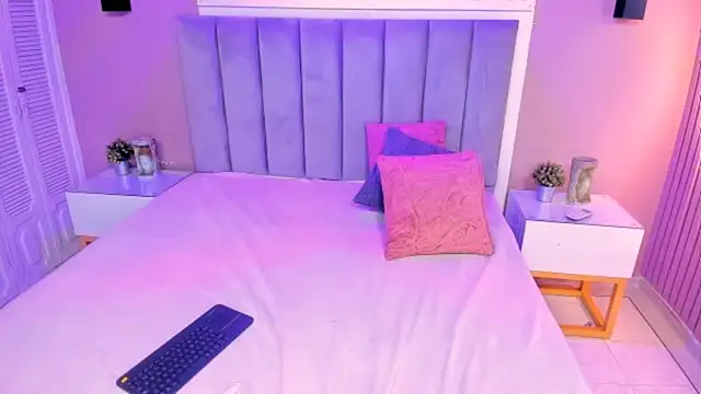 Snapshot of isa_vel chatting on November 9, 2025, 7:40 pm isa vel online show from November 9, 2025, 7:40 pm