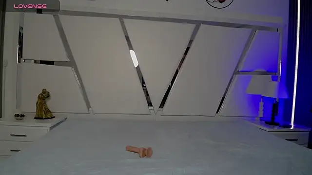 Snapshot of oblivionlove chatting on October 14, 2025, 8:20 pm oblivionlove online show from October 14, 2025, 8:20 pm